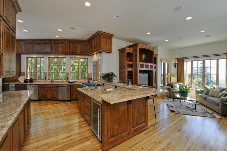 Большие кухни гостиные в частном доме