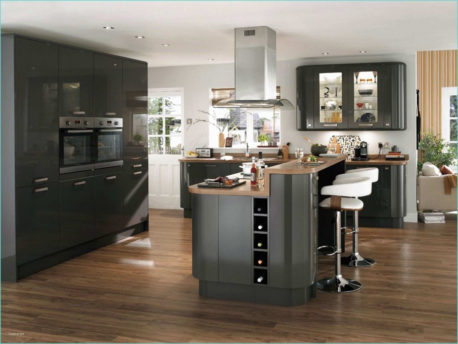 Кухня открытая планировка