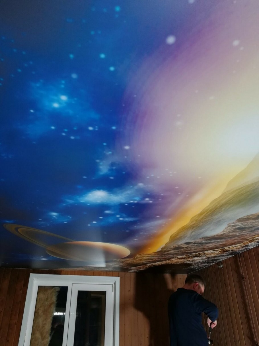 Натяжение потолка