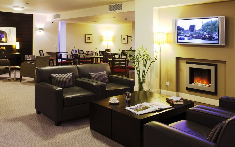 Гостиная с камином планировка