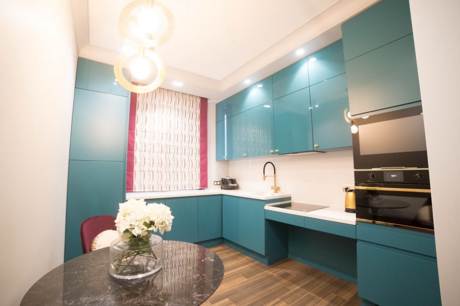 Кухня цвета морской волны