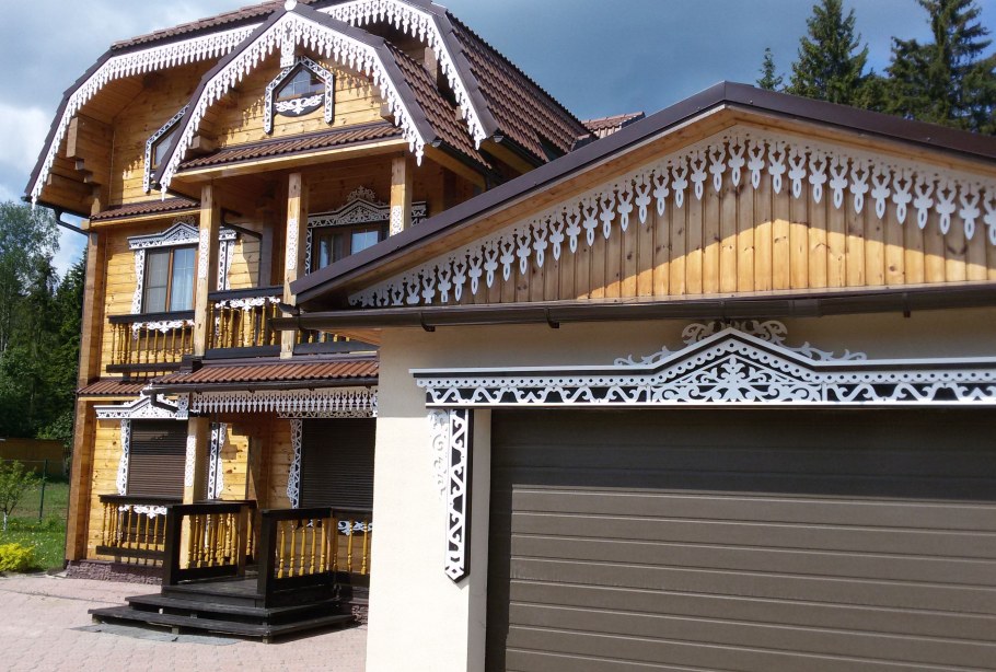 Резные украшения деревянного дома