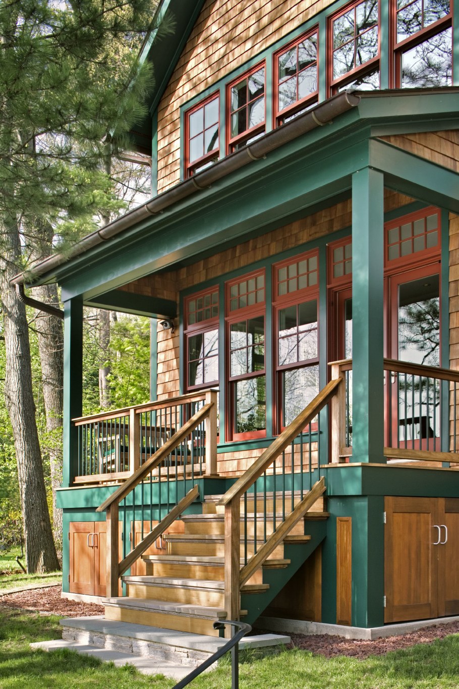 Украшение дачного крыльца