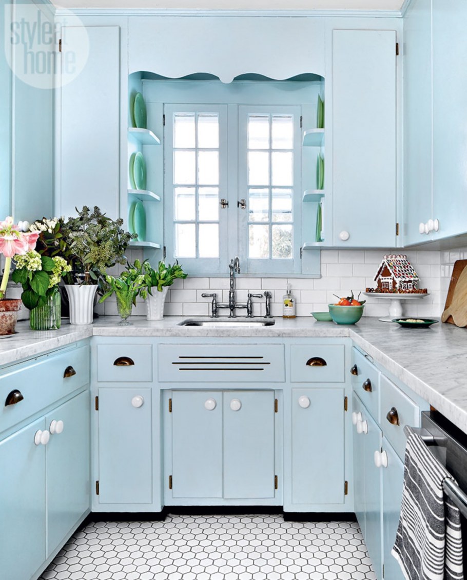 Кухня мятного цвета