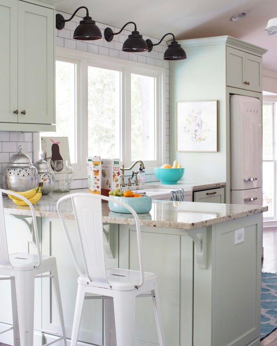 Кухня мятного цвета