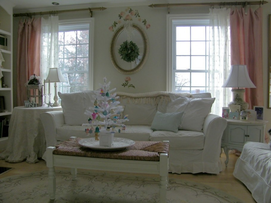 Маленькая гостиная в стиле шебби