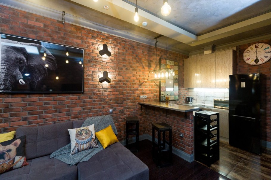 Простой интерьер с грубой отделкой