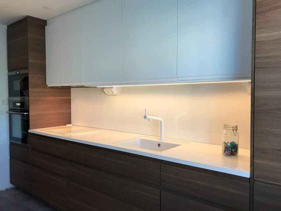 Икеа Воксторп грецкий орех