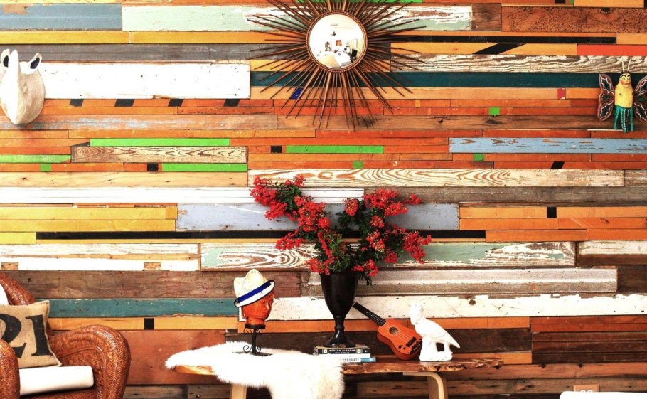 Деревянный декор на стену