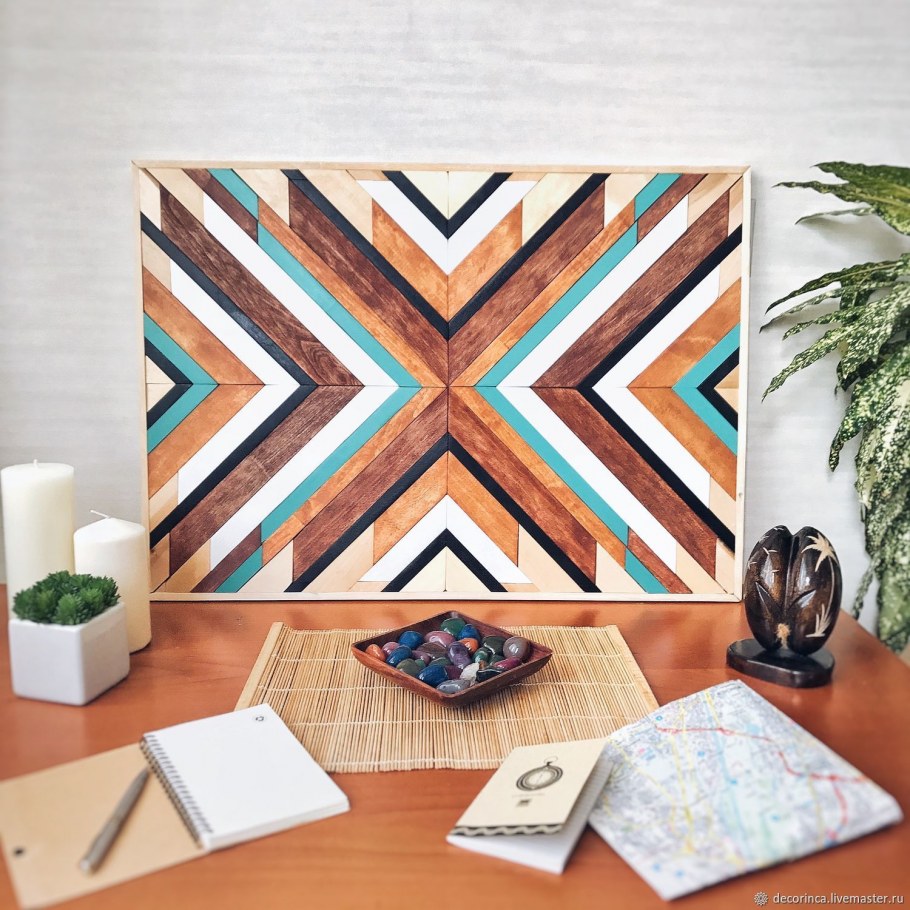 Деревянное панно на стену