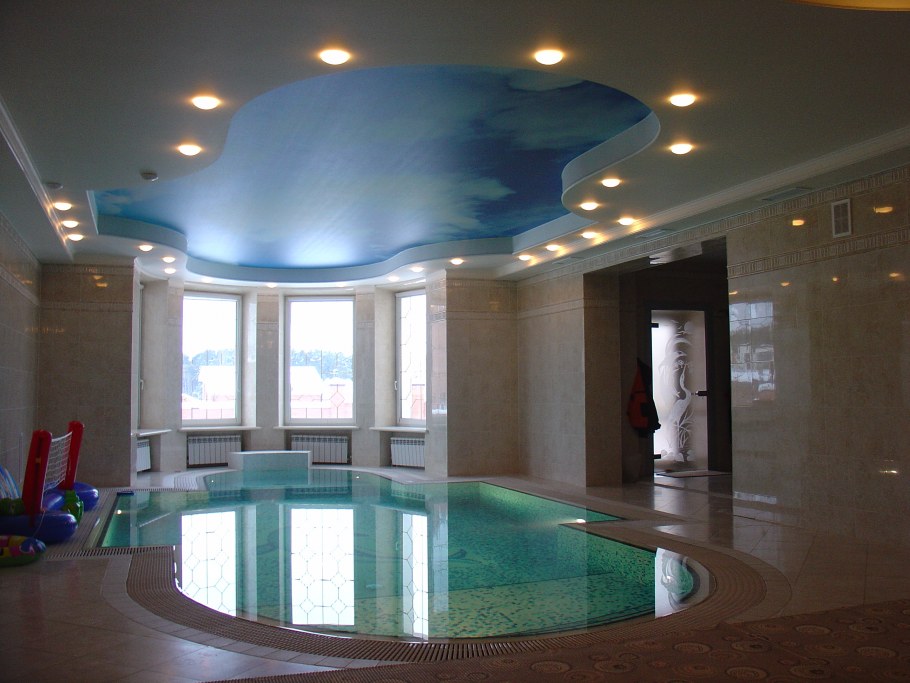 Многоуровневые натяжные потолки