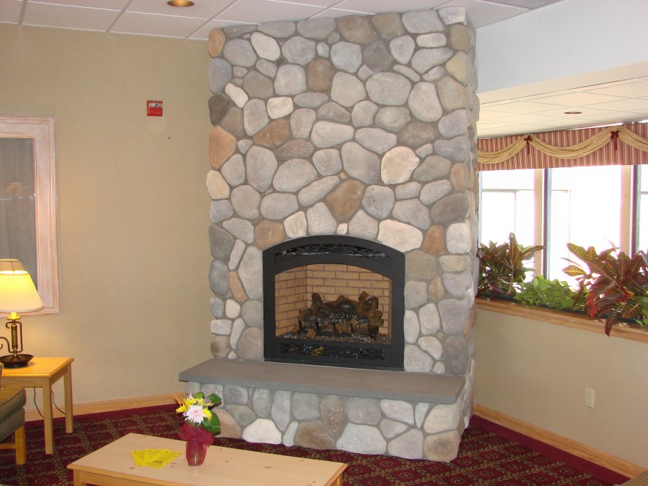 Отделка стен декоративным камнем соломкой