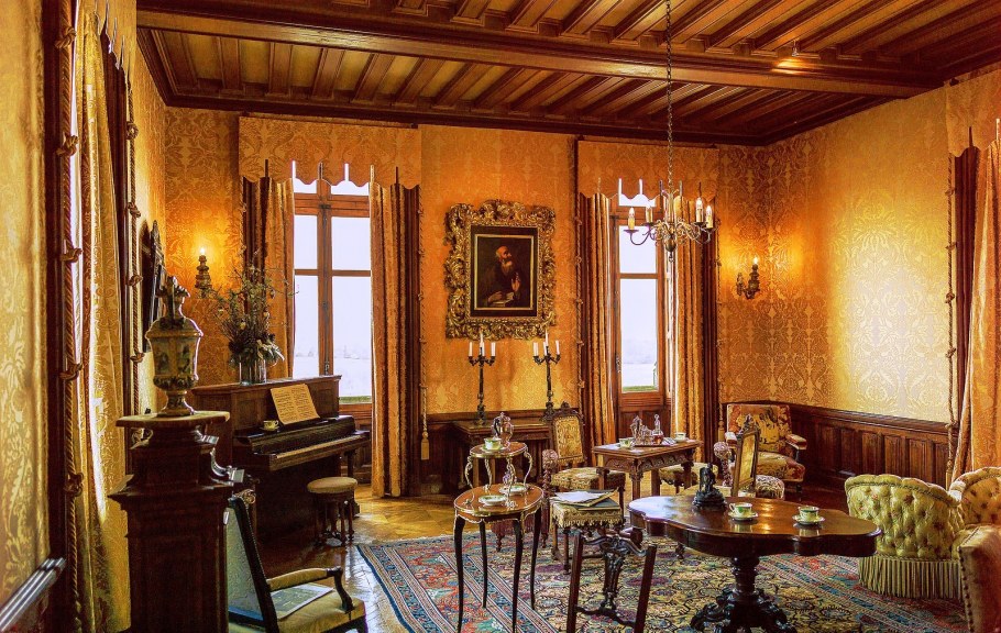 Интерьер замок ла Бюссьер