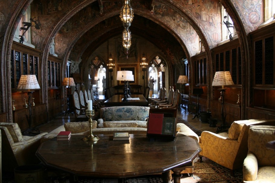 Готический стиль в интерьере