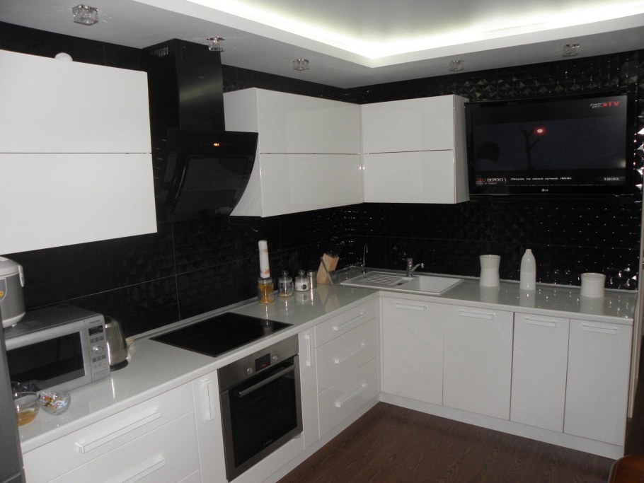 Кухня Модерн белая глянец