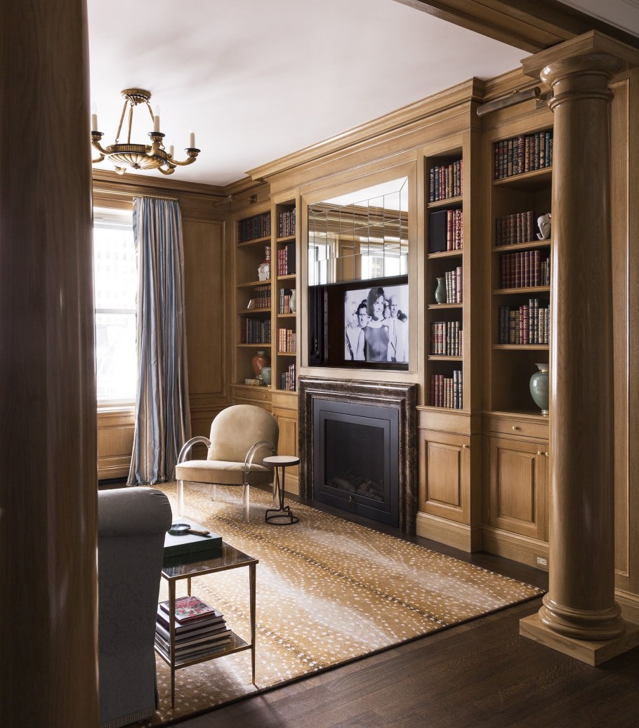 Гостиная с библиотекой и рабочим местом