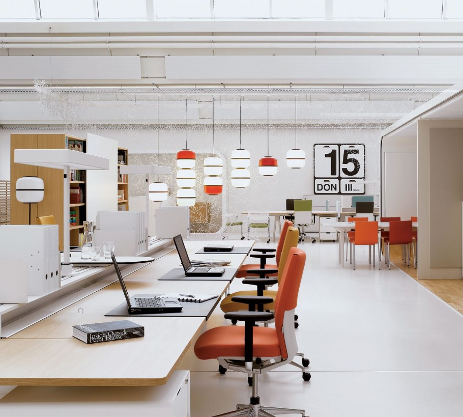 Офисное пространство оранжевый