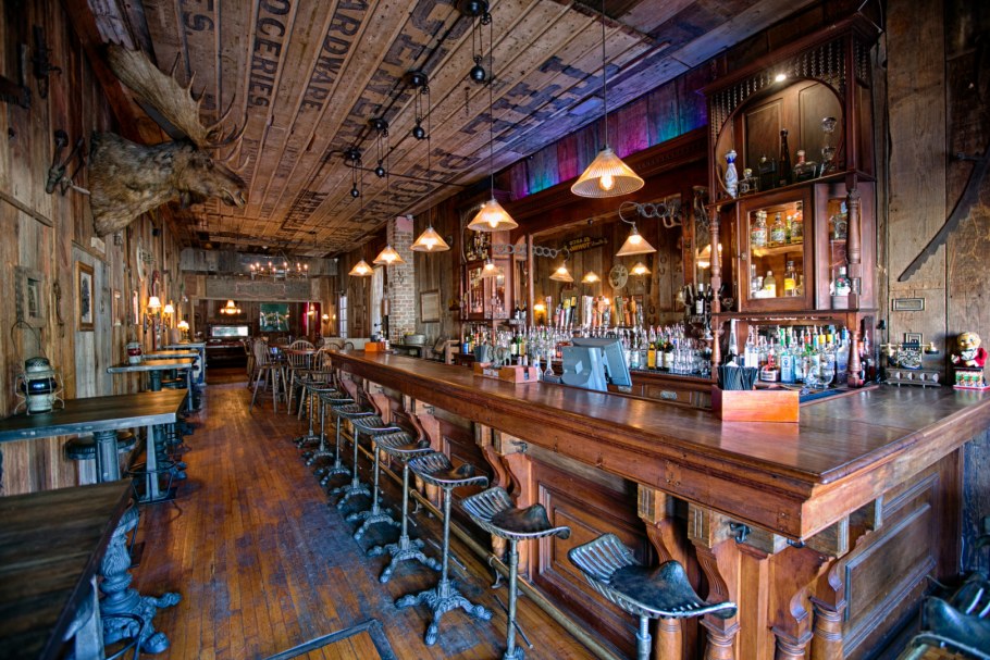 Салун внутри дикий Запад