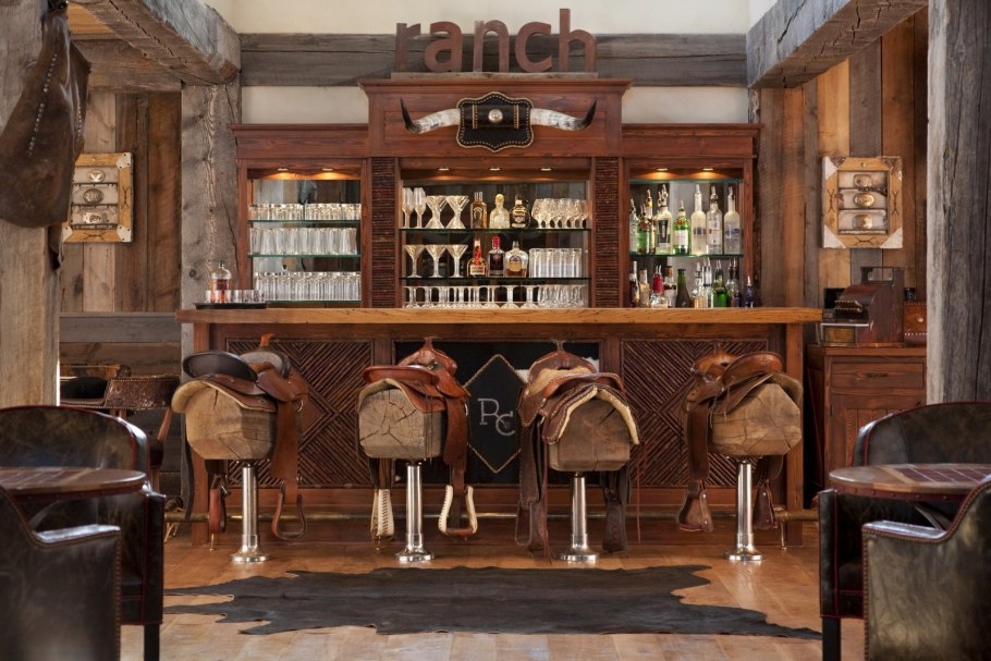 Интерьер салуна на диком западе