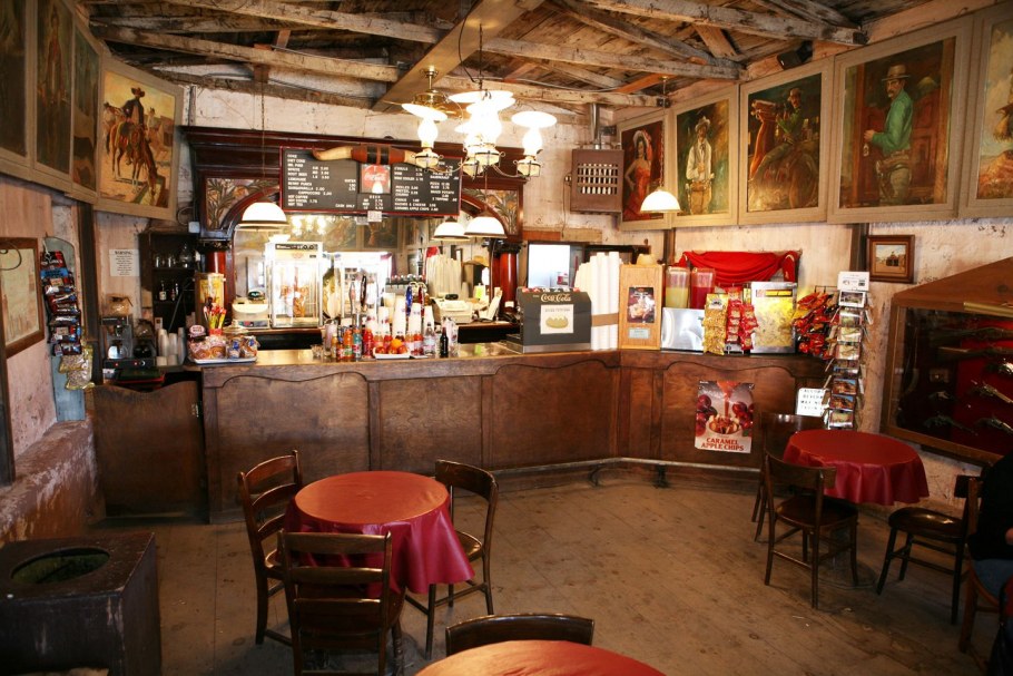 Вестерн Салун бар Коабои