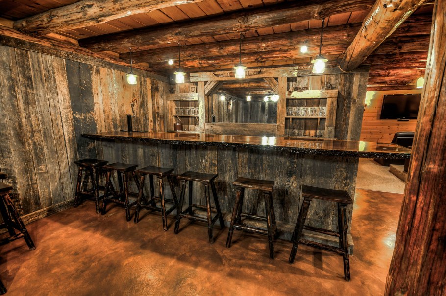 Интерьер салуна на диком западе