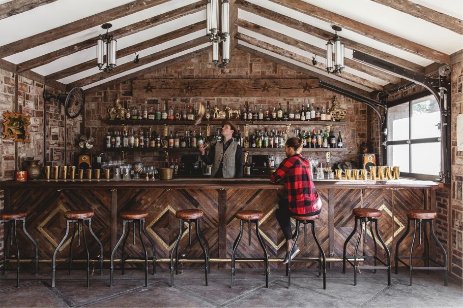 Бар в стиле Кантри