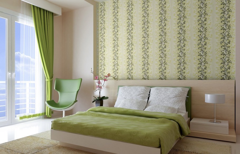 Спальня с зелеными шторами