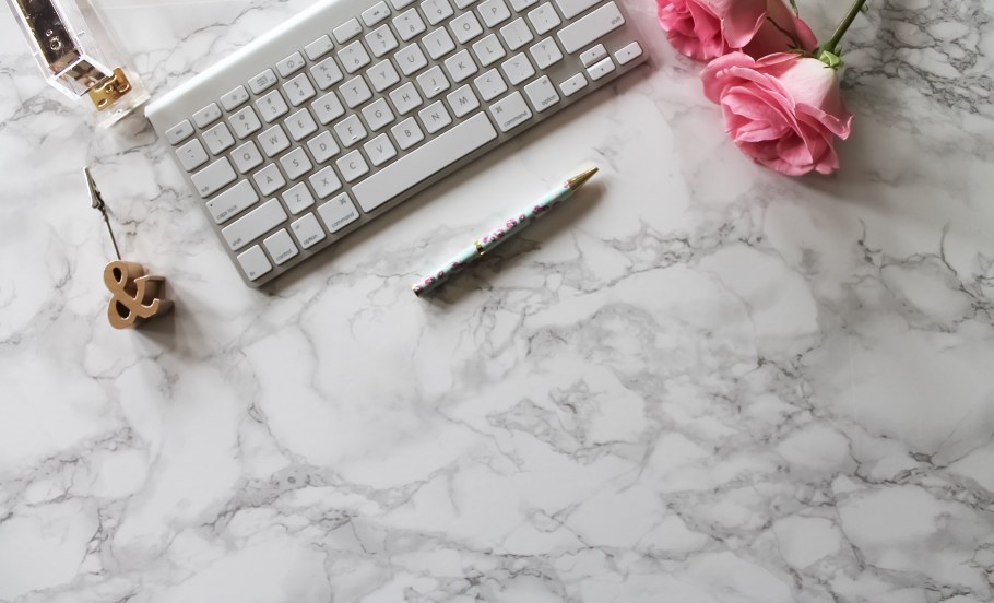 Мраморный стол сверху