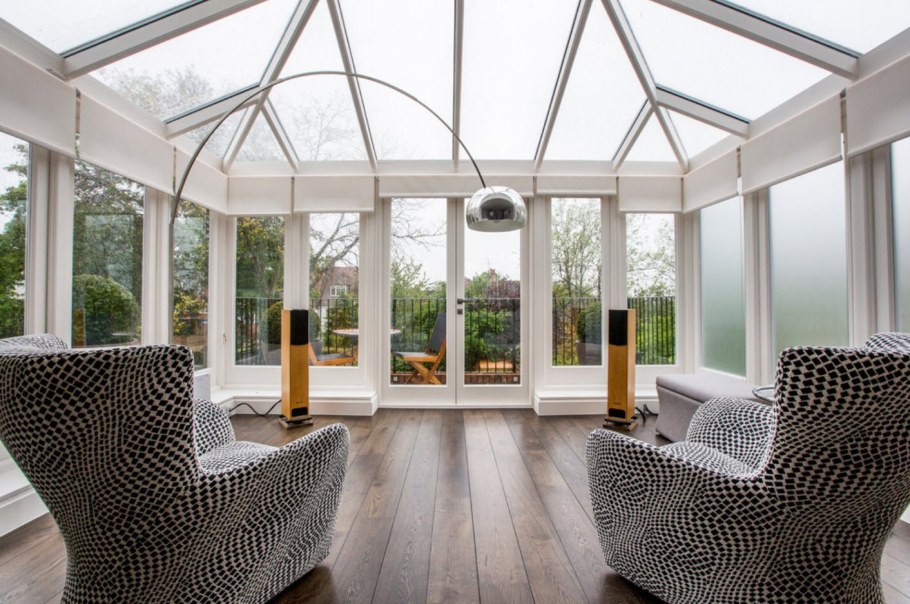 Веранда с панорамными окнами