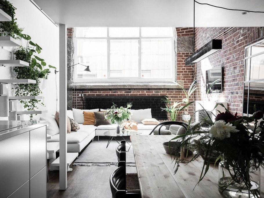 Светлый лофт в квартире с маленькими окнами