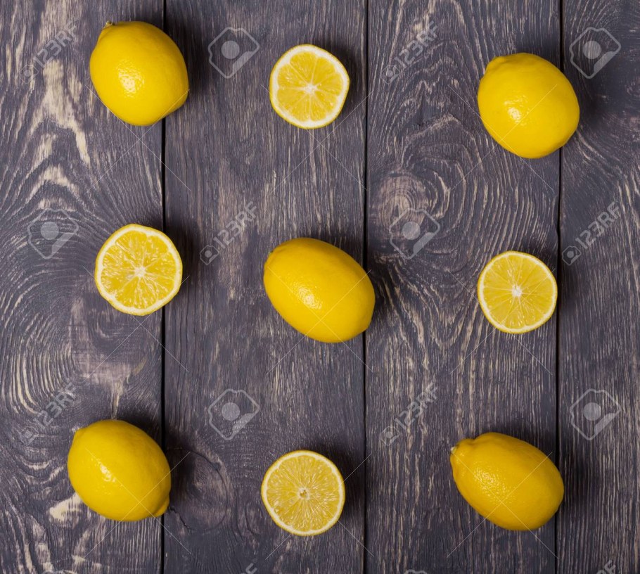 Лимоны на сером