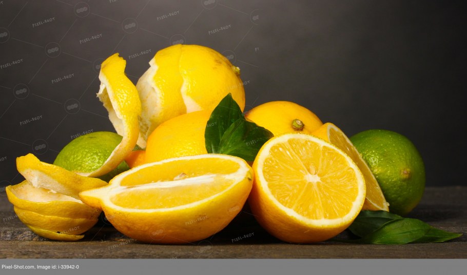 Лимоны акрилом на сером фоне