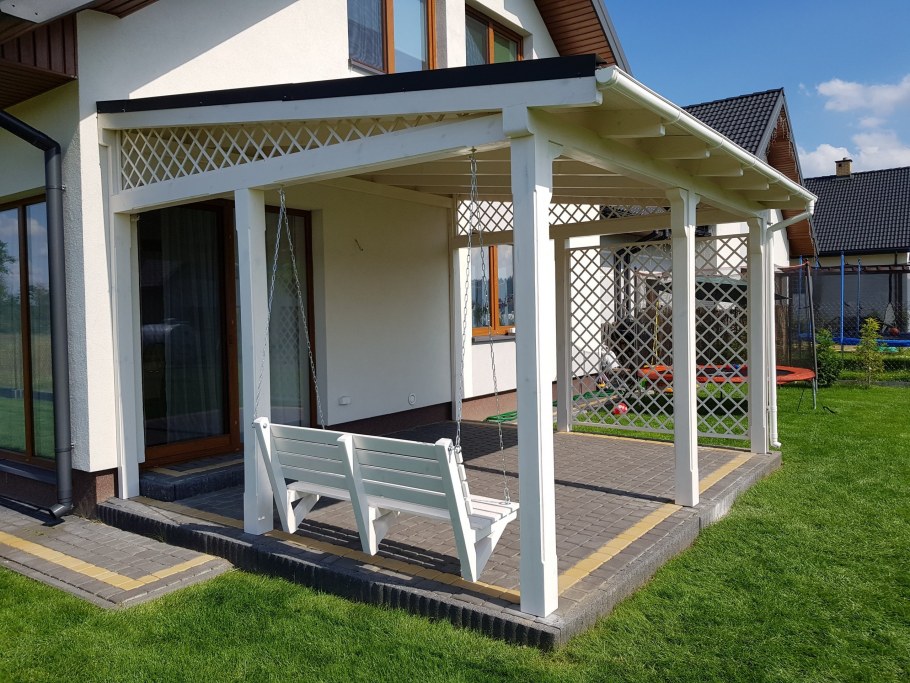 Беседка пристроенная