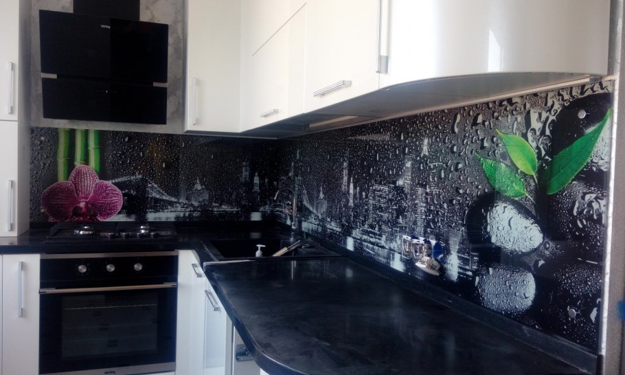 Фартук для кухни капли на черном