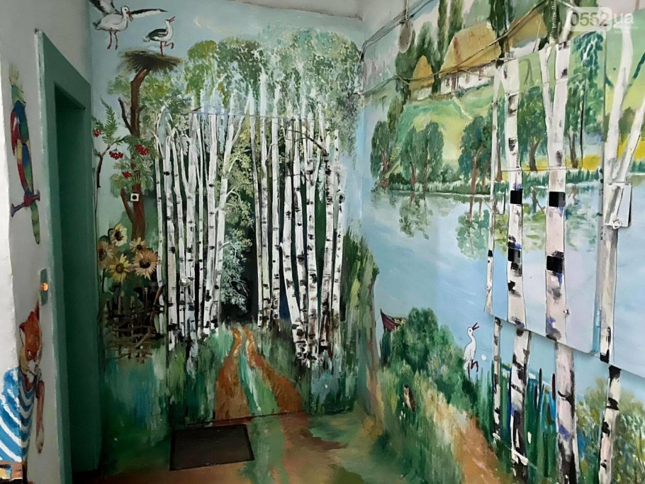 Расписать стену под природа