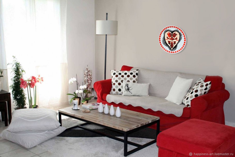 Гостиная белая с красным