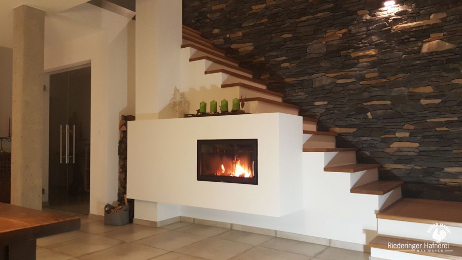 Камин под лестницей