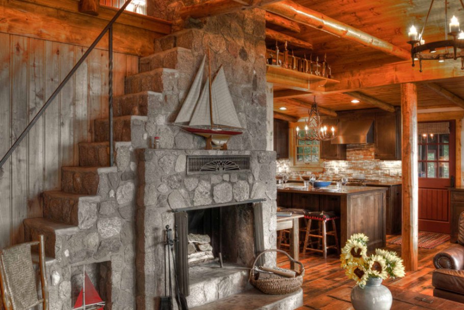 Камин под лестницей