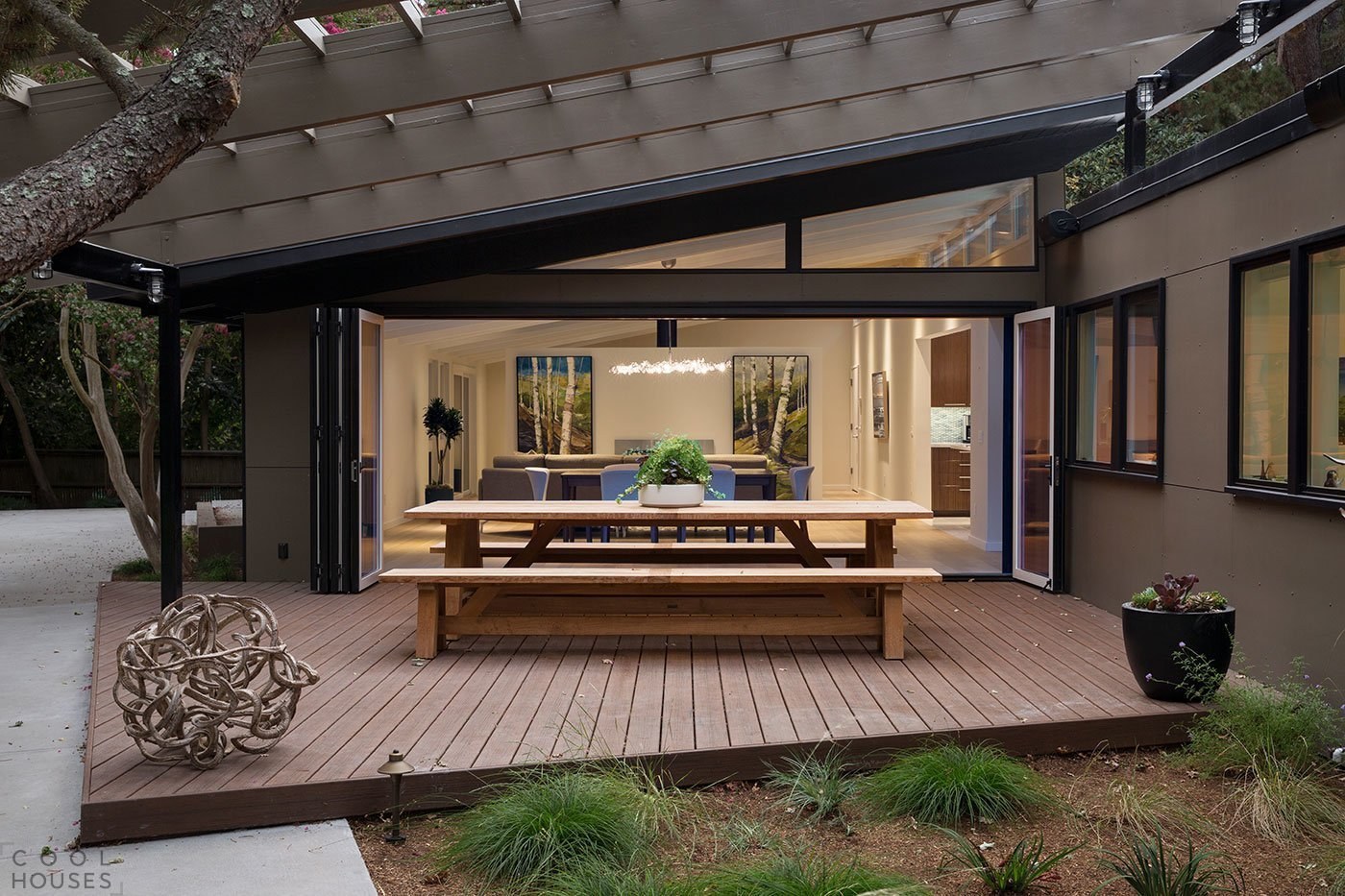 Дизайн в загородном доме в современном стиле фото террасы