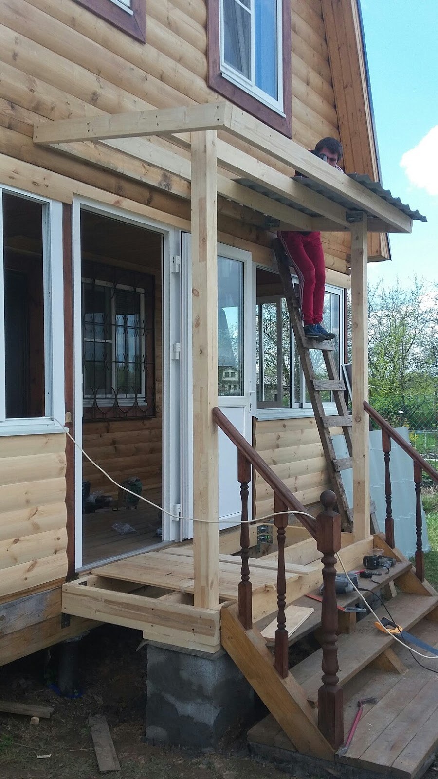 Деревянное крыльцо для частного дома