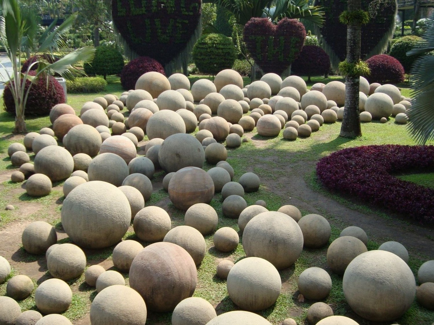Каменные шары в ландшафтном дизайне (45 фото) - красивые картинки и HD фото