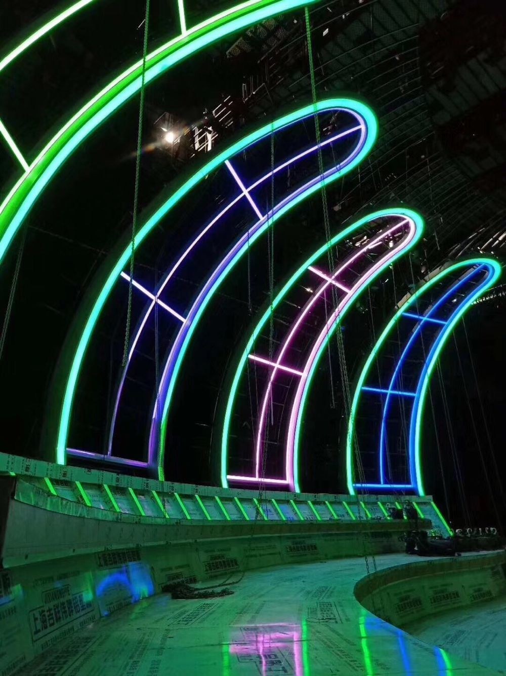 Арки с неоновой подсветкой в интерьере (39 фото) - красивые картинки и ...