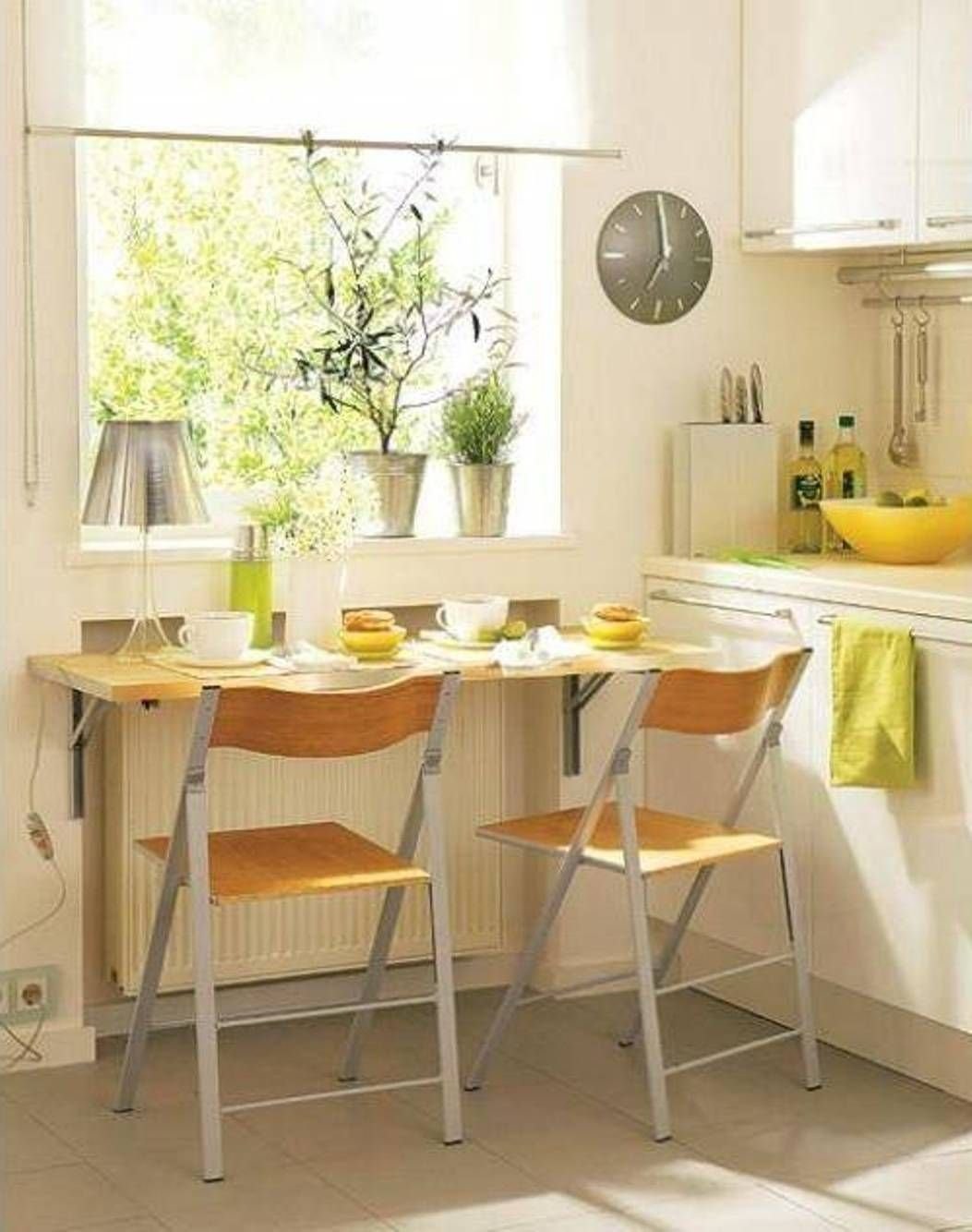 Дизайн кухонного стола. Стол на маленькую кухню. Столик на маленькую кухню. Стол для маленькой кухни. Обеденный стол в маленькую кухню.