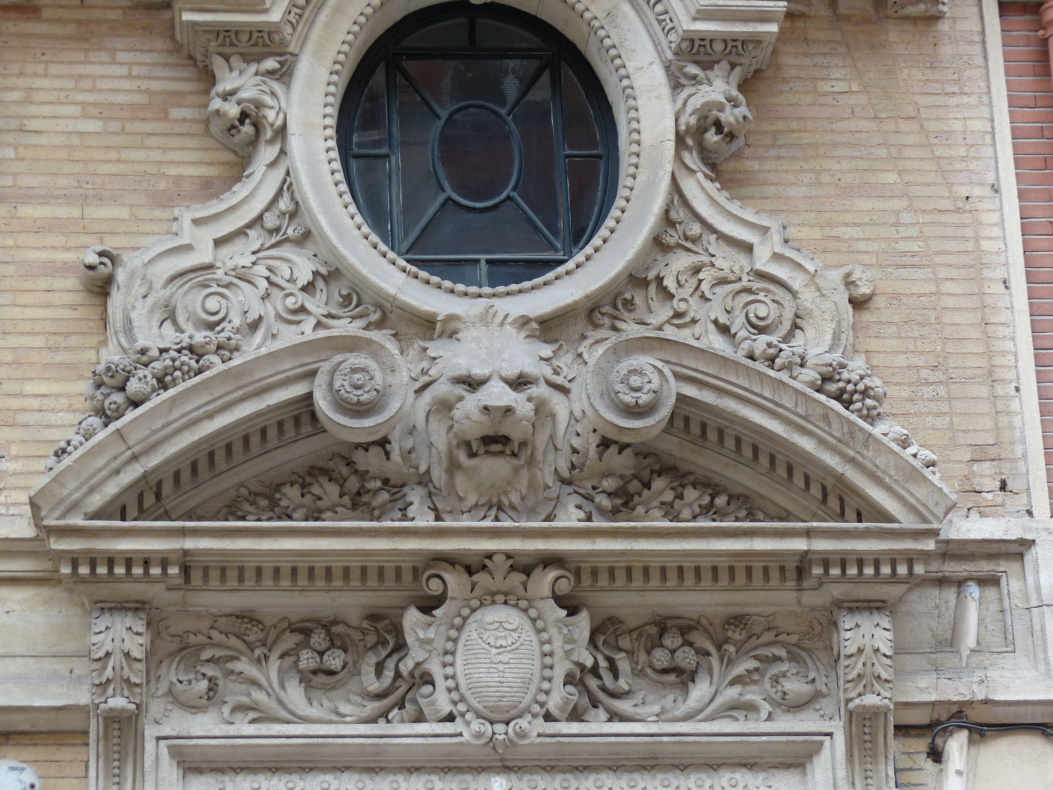 Window elements. Фронтон Барокко. Дворец Италия Барокко фасад. Разорванные фронтоны Барокко Рим. Архитектура Барокко Руст.