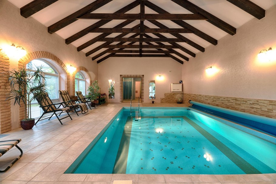 Баня с бассейном в частном доме