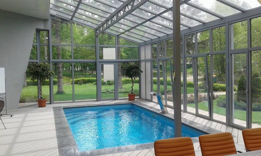 Остекление бассейна