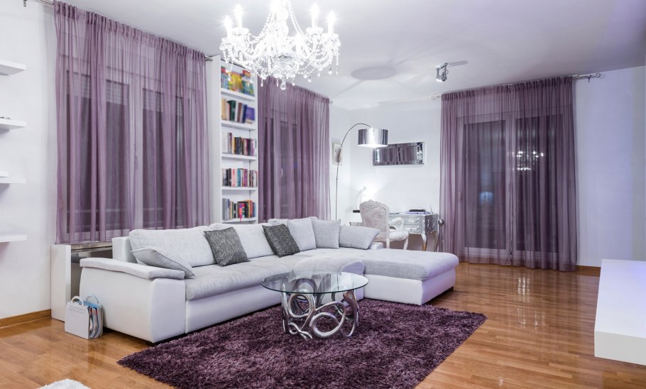 Гостиная в бело сиреневом цвете