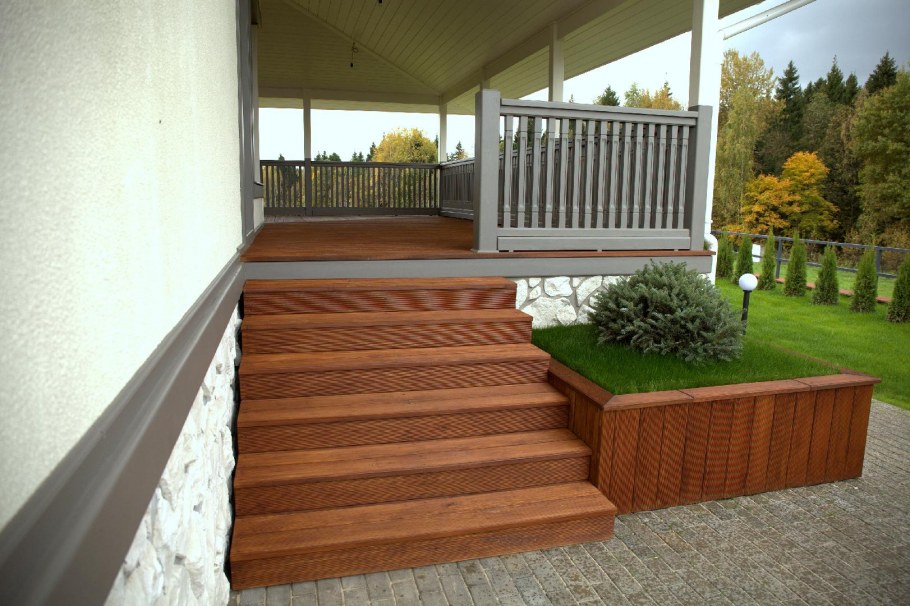 Веранда на перепаде