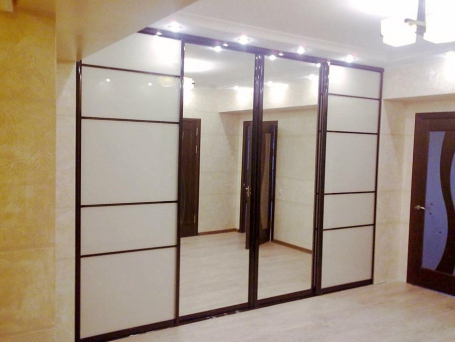 Встроенный шкаф-купе в прихожую