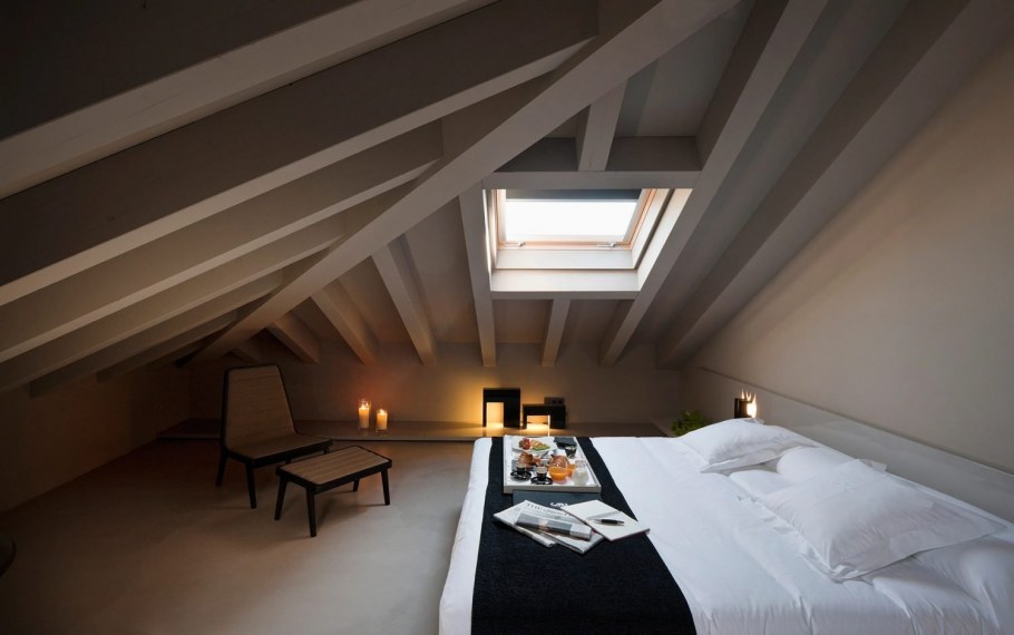 Мансарда под четырехскатной крышей интерьер